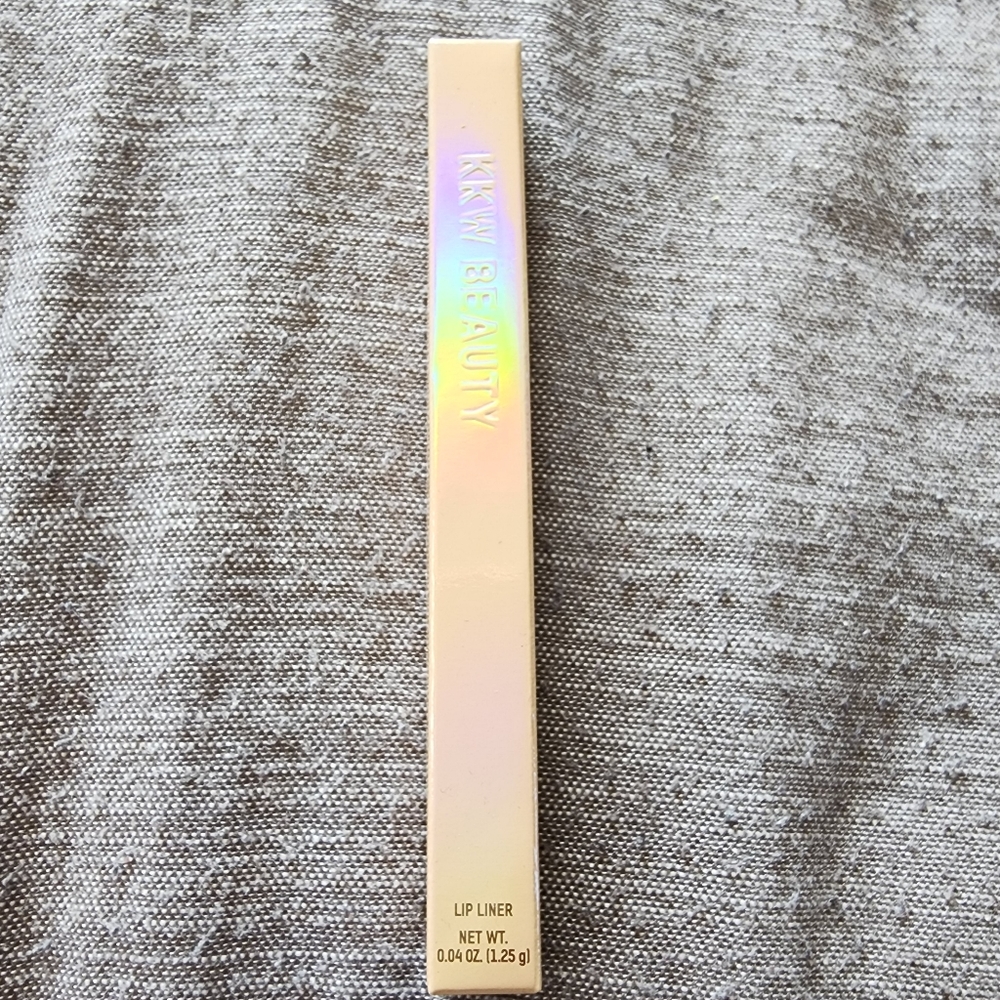 KKW Lip Liner